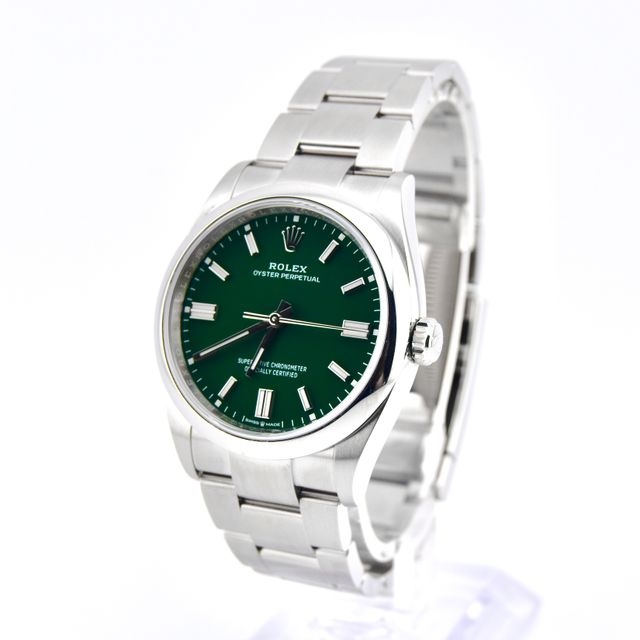 Rolex Oyster Perpetual 126000 Image 2